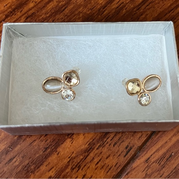 Swarovski Crystal golden studs - Picture 6 of 12